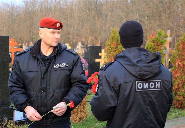 В Мордовии сотрудники и военнослужащие Росгвардии почтили память павших товарищей