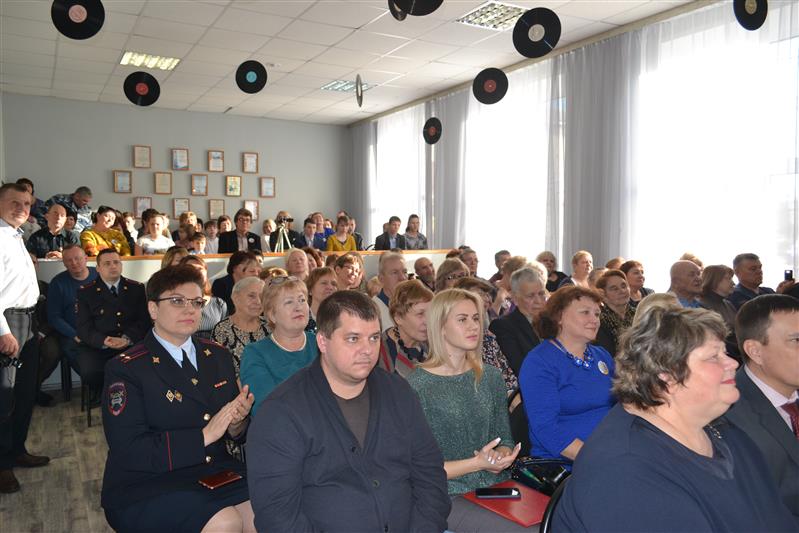 Ульяновские омоновцы поздравили воспитанников и педагогов подшефного детского дома с 75-летием  