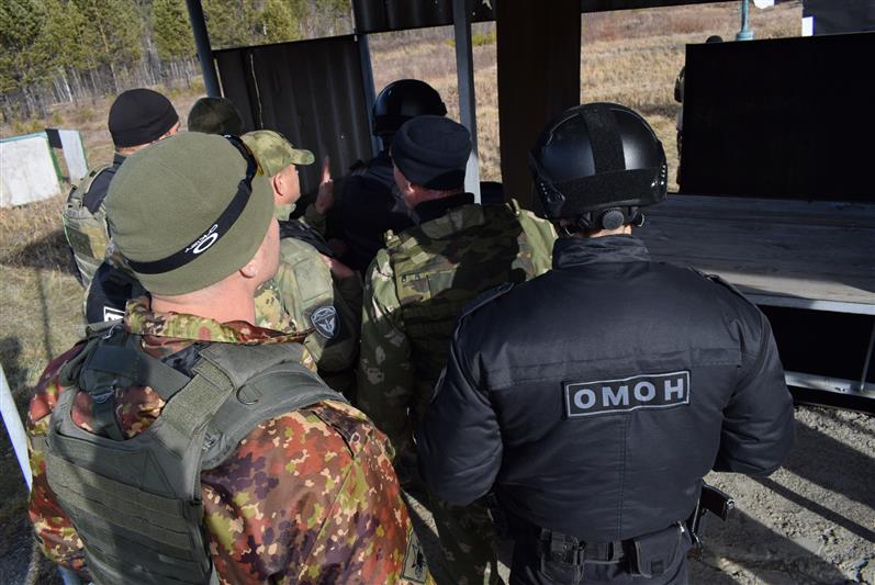 Бойцы приангарских ОМОН отметили годовщину образования отрядов стрелковым турниром