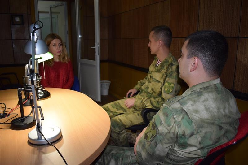 Представители военных оркестров Северо-Кавказского округа Росгвардии выступили на радио ГТРК «Дагестан»
