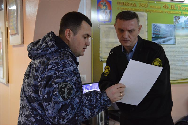 Росгвардейцы проверяют безопасность социальных учреждений Брянской области 