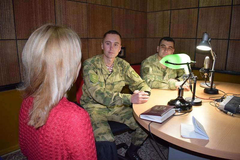 Представители военных оркестров Северо-Кавказского округа Росгвардии выступили на радио ГТРК «Дагестан»