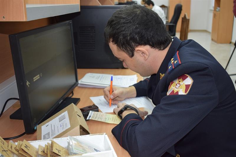 Новый зал для приема граждан открыт в центре лицензионно-разрешительной работы Росгвардии в Дагестане