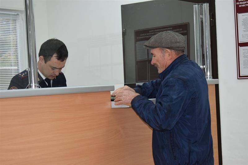 Новый зал для приема граждан открыт в центре лицензионно-разрешительной работы Росгвардии в Дагестане