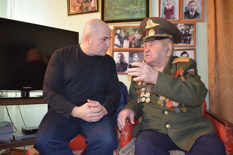 В Дагестане росгвардейцы навестили ветерана Великой Отечественной войны