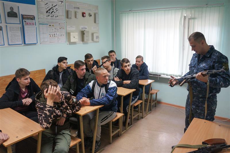 В Минеральных Водах прошла акция Росгвардии «Калашников – 100»
