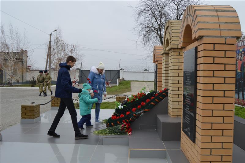 В грозненском соединении Росгвардии состоялись торжественные мероприятия, посвященные Дню ракетных войск и артиллерии