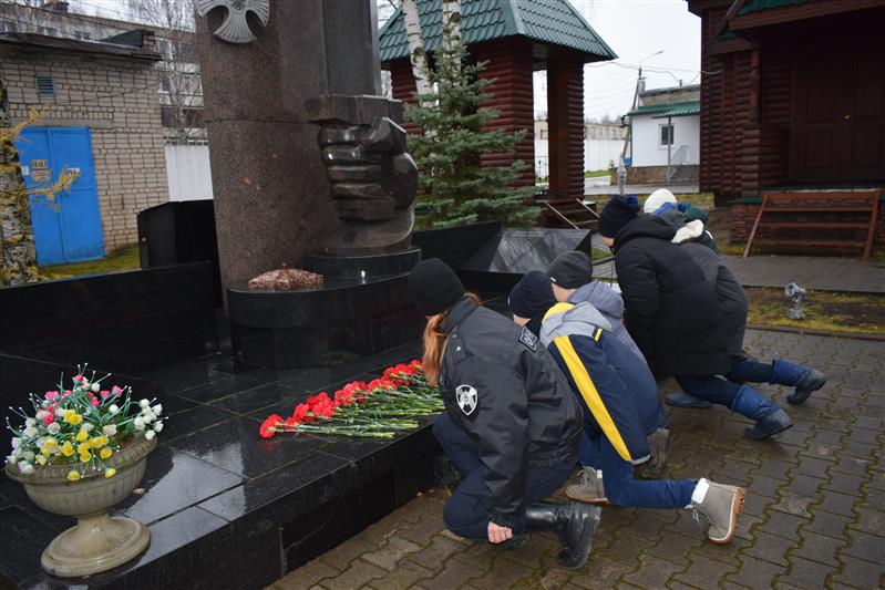 Память погибшего сотрудника ОМОН почтили в Костроме