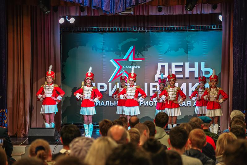 В Салехарде росгвардейцы приняли участие в социально-патриотической акции