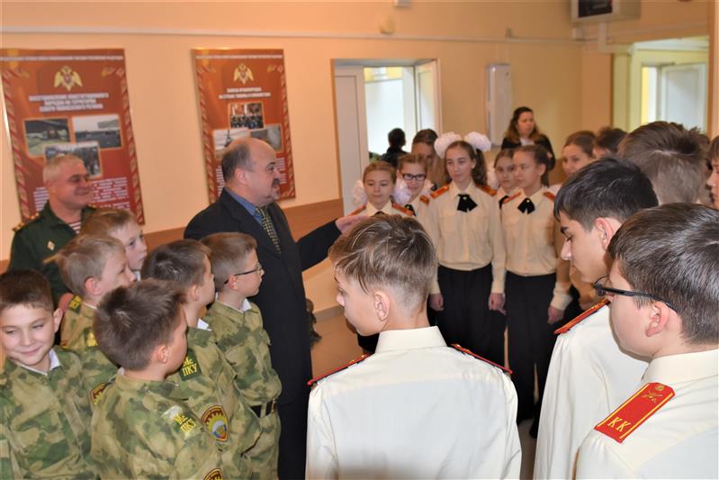 В МПКУ им. М.А. Шолохова приехали в гости ученики кадетского класса школы имени Сергея Есенина