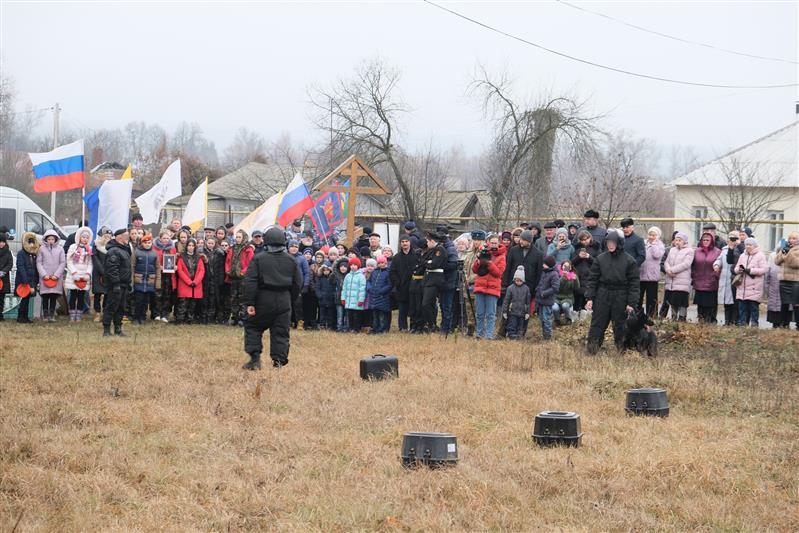 В родовом селе Евграфа Комаровского орловские росгвардейцы организовали праздничное мероприятие
