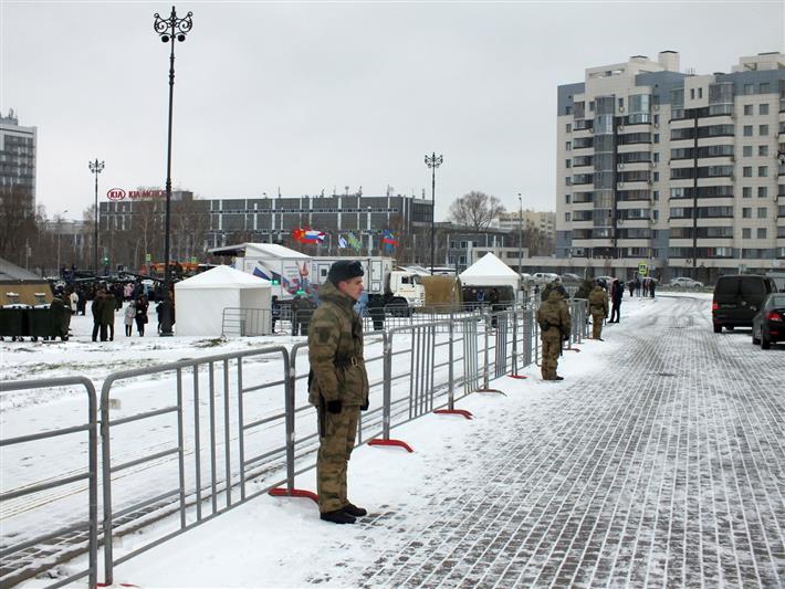 В Казани военнослужащие Росгвардии приняли участие в акции «Военная служба по контракту – твой выбор!»