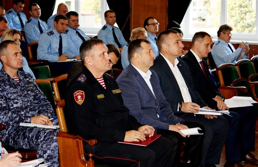 Росгвардейцы Крыма обсудили с представителями взаимодействующих структур вопросы обеспечения безопасности в регионе 