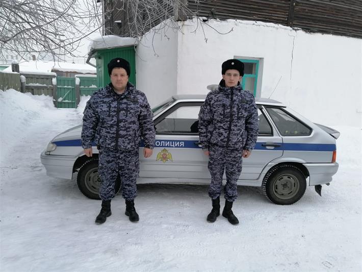 Сотрудники Росгвардии помогли предотвратить распространение пожара в Енисейске