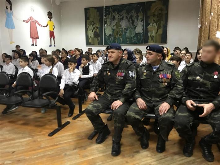 Сотрудники дагестанского СОБР провели тематическое мероприятие для детей-сирот