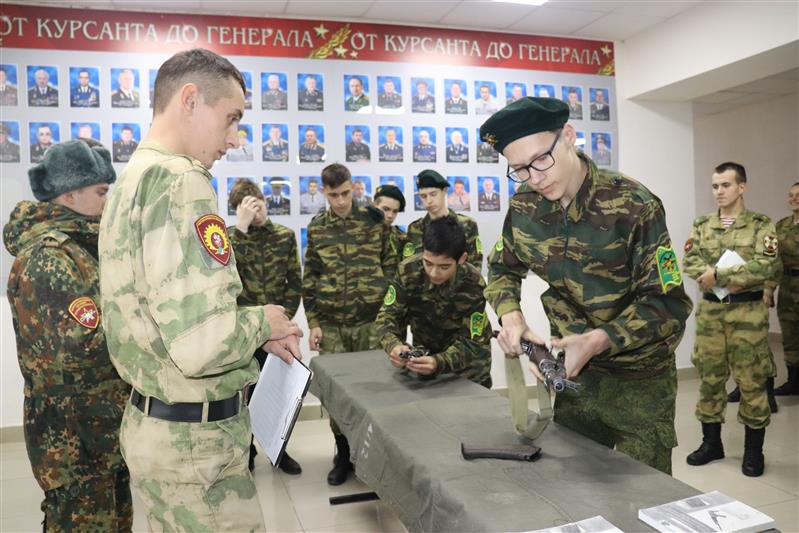 В Новосибирском институте Росгвардии состоялась научная конференция к 100-летию со дня рождения М.Т. Калашникова (фото)