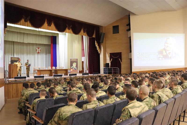 В Новосибирском институте Росгвардии состоялась научная конференция к 100-летию со дня рождения М.Т. Калашникова (фото)