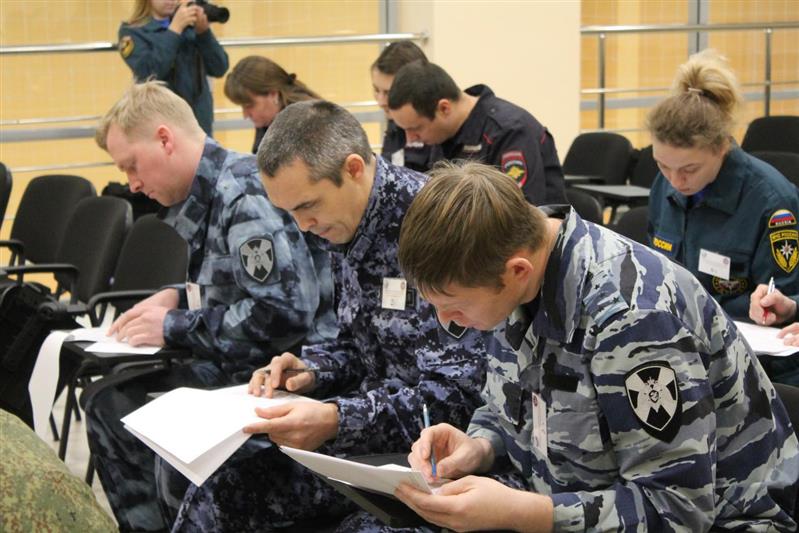 Свердловские росгвардейцы завоевали «бронзу» в межведомственном соревновании по оказанию первой помощи и психологической поддержки 
