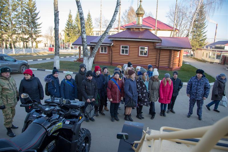 В преддверии празднования 250-летия графа Комаровского в Туле росгвардейцы провели «Дени открытых дверей»