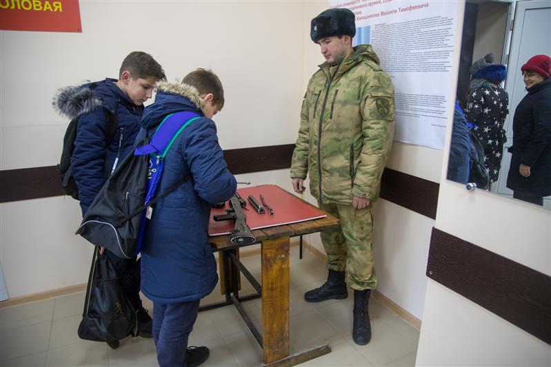 В преддверии празднования 250-летия графа Комаровского в Туле росгвардейцы провели «Дени открытых дверей»