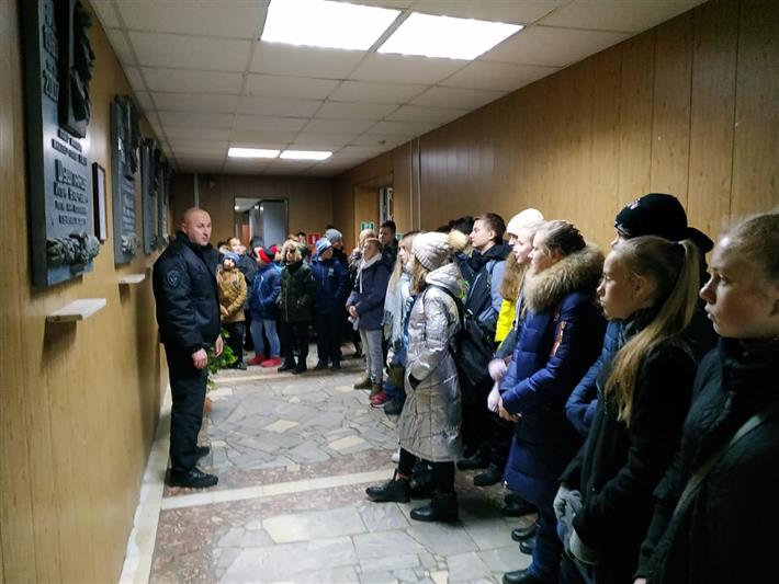Орловские школьники почтили память погибшего офицера ОМОН