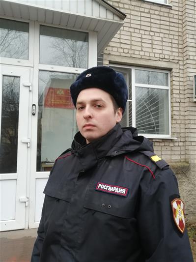 Вологодский росгвардеец спас тонувшего в реке мужчину