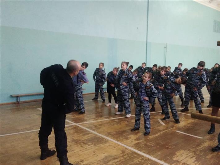 Офицеры белгородского ОМОН провели с подшефными кадетами мероприятия акции «Наркотикам – нет!»