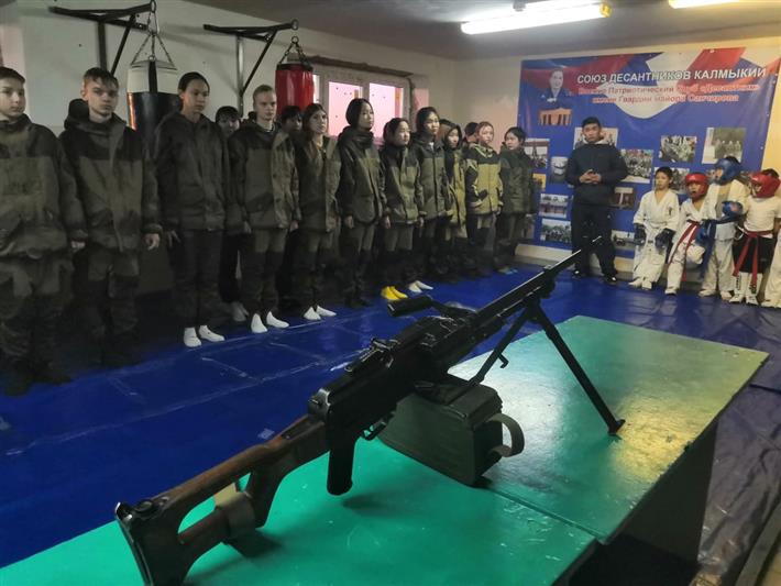 Росгвардия поздравила элистинский юнармейский клуб с годовщиной образования