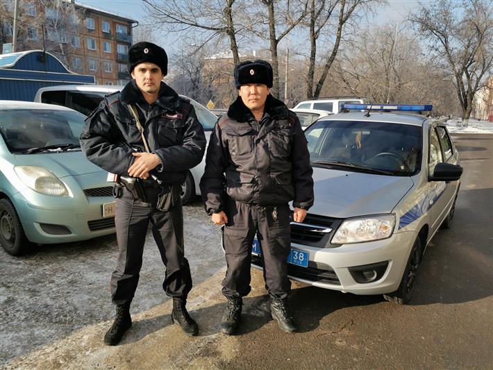 В Иркутске наградили сотрудников Росгвардии, задержавших подозреваемого в похищении ребёнка