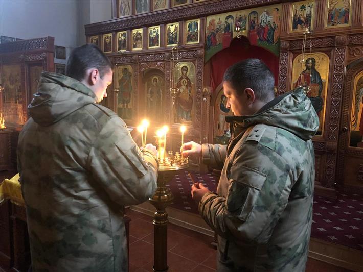 Военнослужащие ростовского батальона Росгвардии приняли участие в молебне к 250-летию со дня рождения графа Комаровского