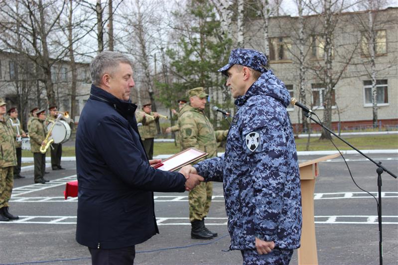 Губернатор Брянской области посетил территориальное управление Росгвардии