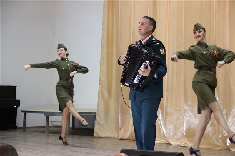 В Чечне проходит гастрольный тур ансамбля песни и пляски Северо-Кавказского округа Росгвардии