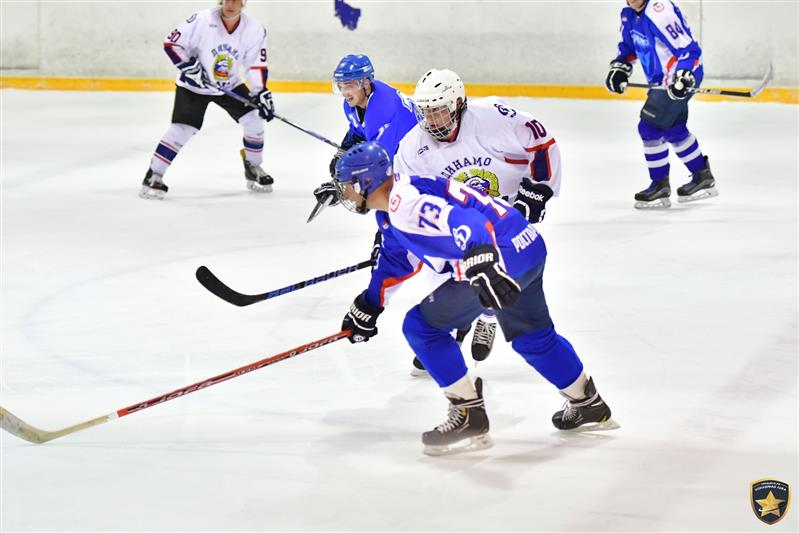 Команда Росгвардии сыграла первый матч чемпионата Офицерской хоккейной лиги в столице Приволжья