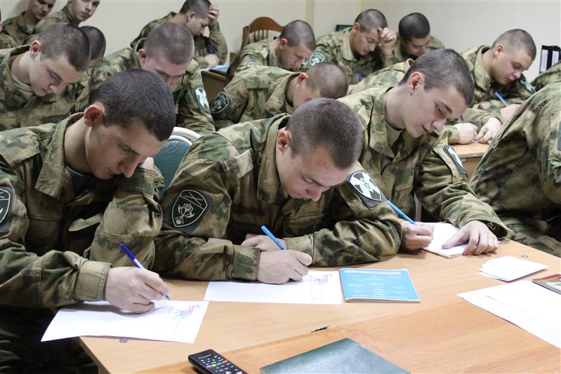 В трогательной акции «С любовью маме!» приняли участие военнослужащие Южного округа Росгвардии 