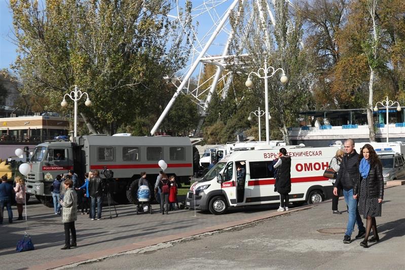 Представители Росгвардии стали участниками парада ко Дню сотрудника органов внутренних дел России в Ростове-на-Дону