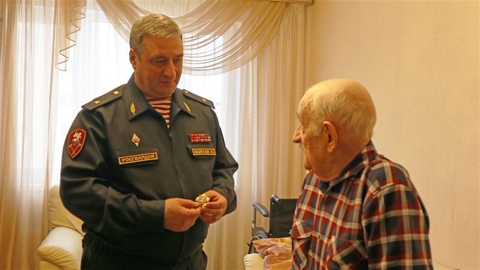 Росгвардейцы Приволжского округа поздравили ветерана Великой Отечественной войны с 95-летием (фото, видео)