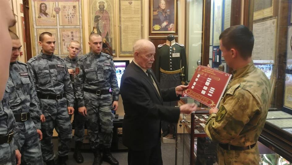 В Санкт-Петербурге открылась передвижная экспозиция, посвященная первому командующему внутренней стражей Е.Ф. Комаровскому