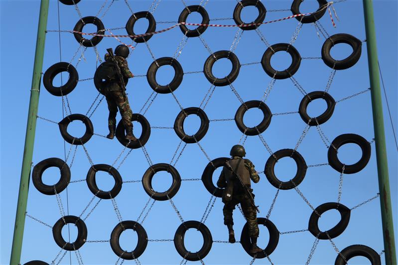 В Южном округе тридцать росгвардейцев завоевали право ношения крапового берета (видео)