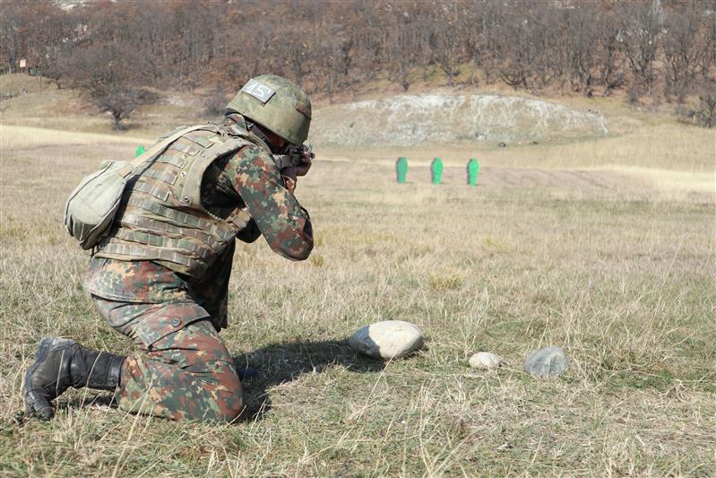 В Южном округе тридцать росгвардейцев завоевали право ношения крапового берета (видео)