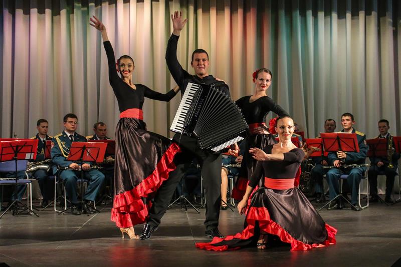 Концерт ансамбля песни и пляски и оркестра штаба Северо-Кавказского округа Росгвардии состоялся в Ставрополе