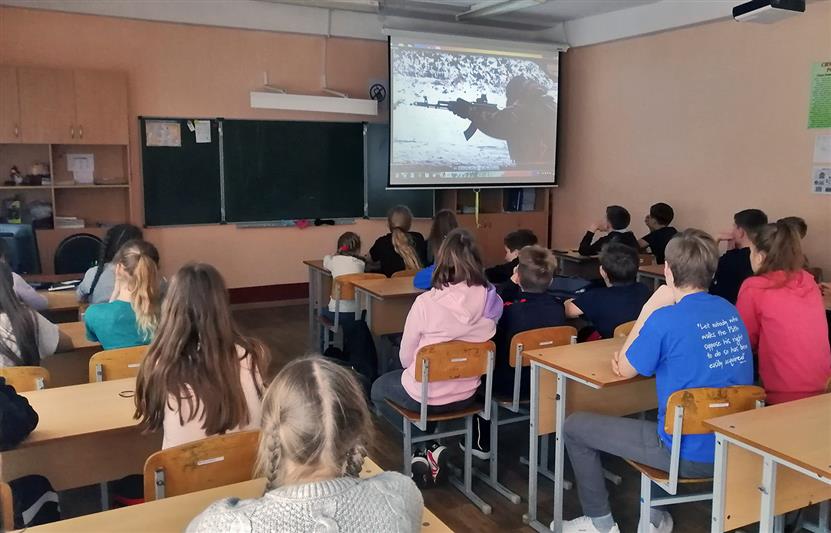В Мордовии сотрудники Росгвардии организовали работу школьного лагеря для учащихся кадетских классов ведомства