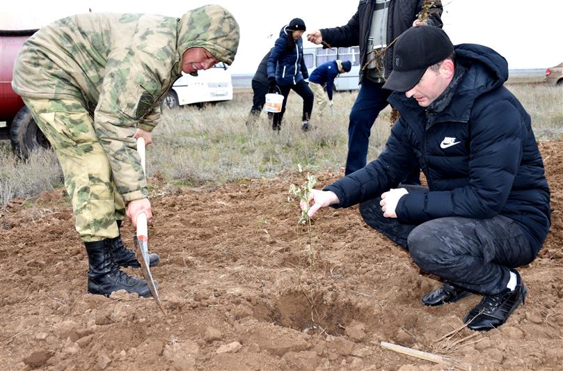 Калмыцкие росгвардейцы приняли участие во Всероссийской экологической акции «Сохраним лес»