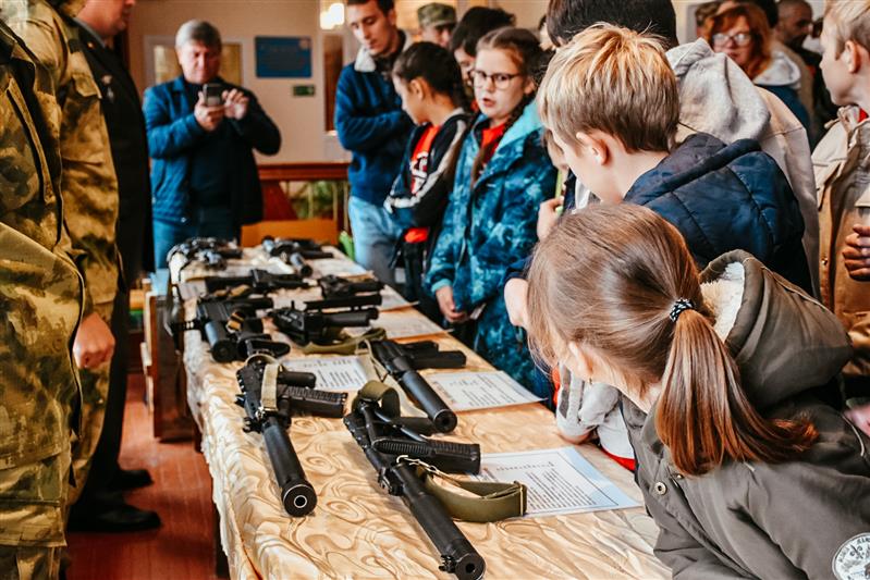 Росгвардейцы Адыгеи присоединились к патриотической акции накануне праздника 4 ноября