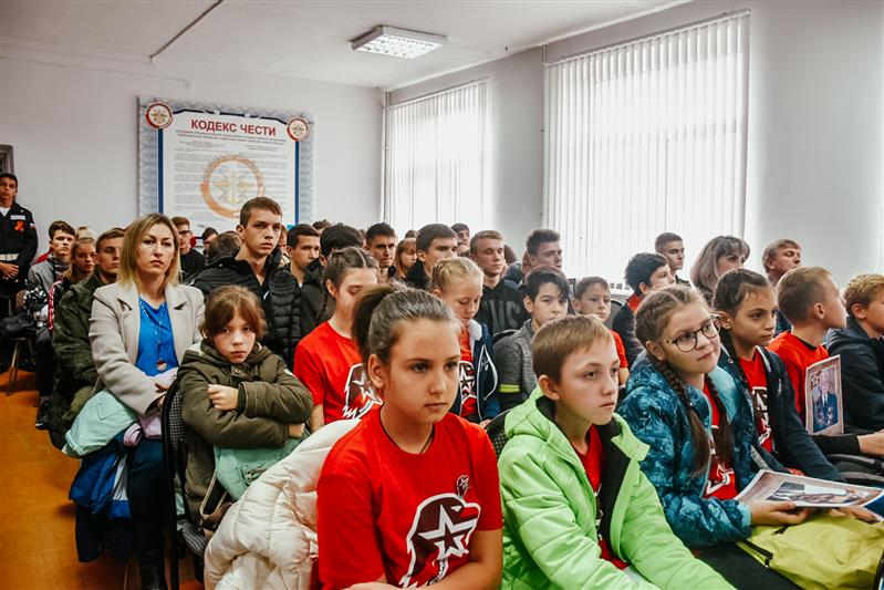 Росгвардейцы Адыгеи присоединились к патриотической акции накануне праздника 4 ноября