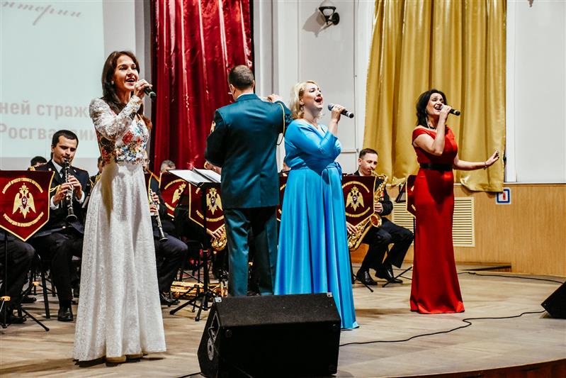 В канун 250-летия со дня рождения Е.Ф. Комаровского ансамбль песни и пляски Южного округа Росгвардии выступил в Майкопе