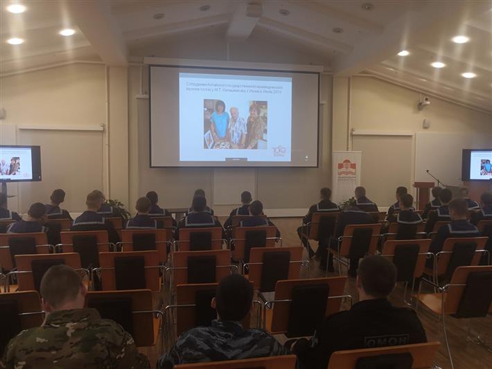 Карельские росгвардейцы приобщились к истории жизни и профессионального пути М.Т. Калашникова