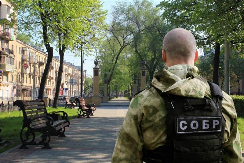 В Воронеже сотрудники СОБР Росгвардии задержали вымогателей 