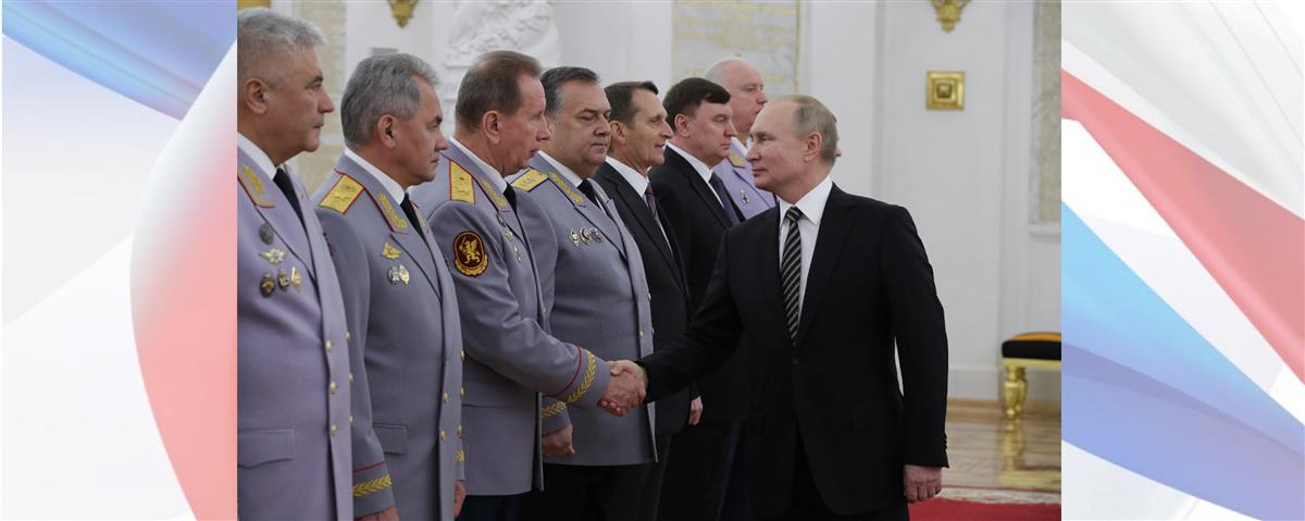 Президент Российской Федерации принял в Кремле офицеров Росгвардии, назначенных на высшие командные должности