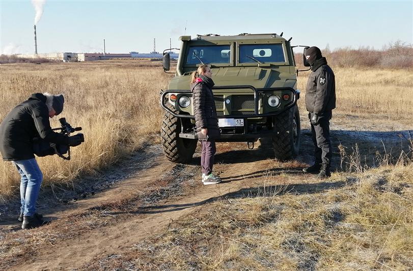 В свой профессиональный праздник мордовские тележурналисты познакомились с росгвардейским «Тигром»