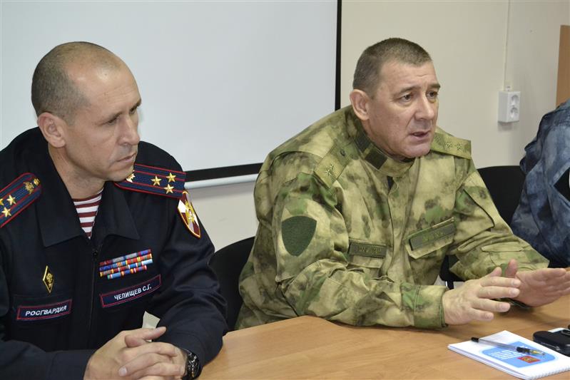 Командующий Восточным округом Росгвардии проверил организацию службы в якутском управлении ведомства